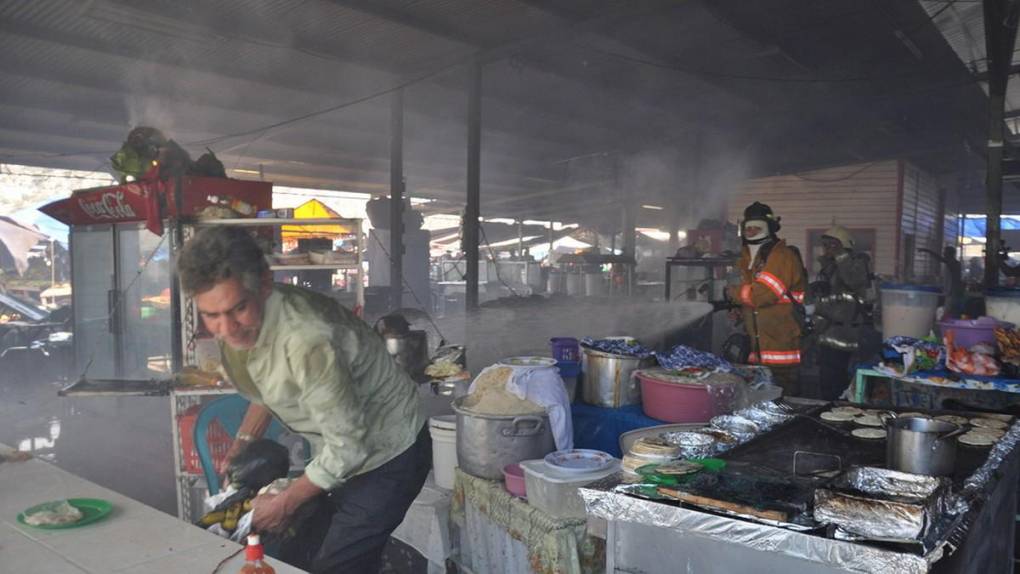 Infierno en el mayoreo: la tragedia que enlutó a la capital, cobró 11 vidas y exigió mayores estándares en uso de chimbos