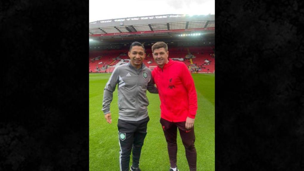 ¡Entre cracks! Las fotos de Emilio Izaguirre en el partido de leyendas entre Liverpool y Celtic