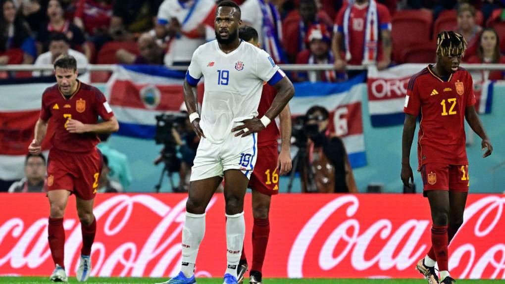 Caras largas y recital de La Roja: las imágenes de la goleada que sufrió Costa Rica ante España