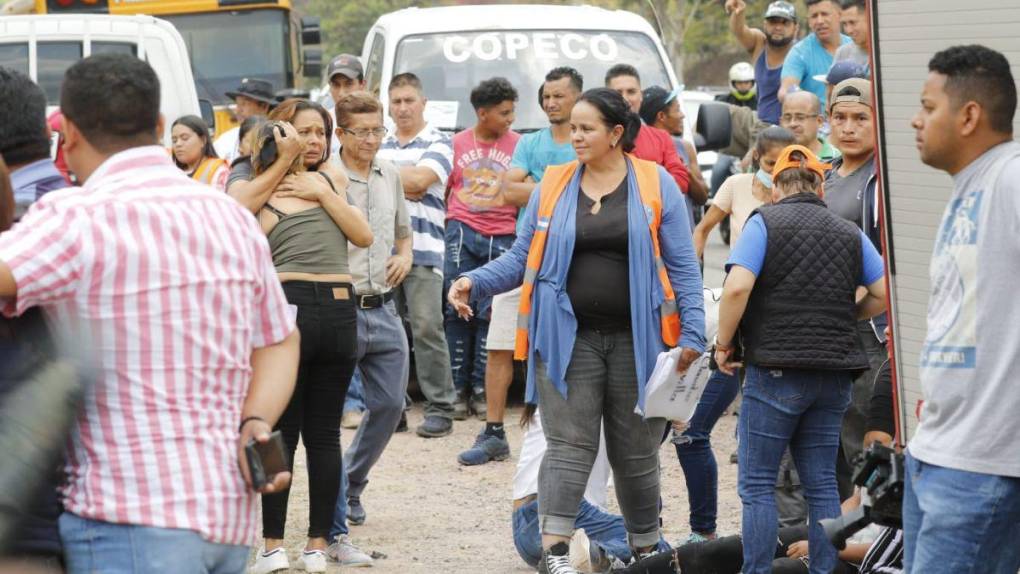 Dolorosas imágenes del rescate de los cuerpos de dos hombres intoxicados en pozo en la colonia Villa Vieja