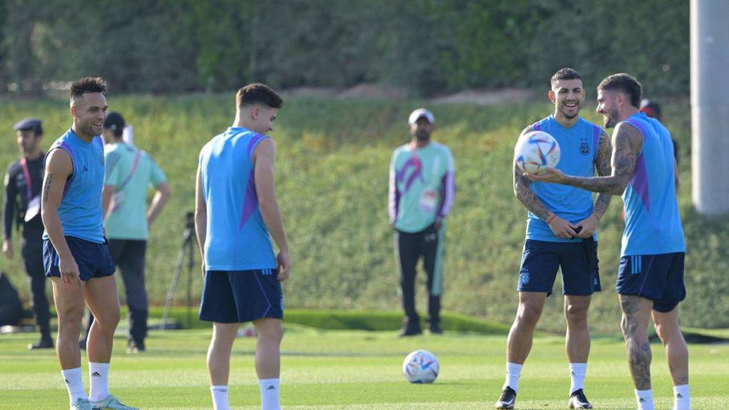 Preparando el debut: Así fue el entrenamiento de Argentina este lunes