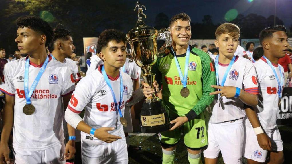 ¡9 veces campeón! Así celebraron los canteranos de Olimpia el título en el Torneo de Reservas