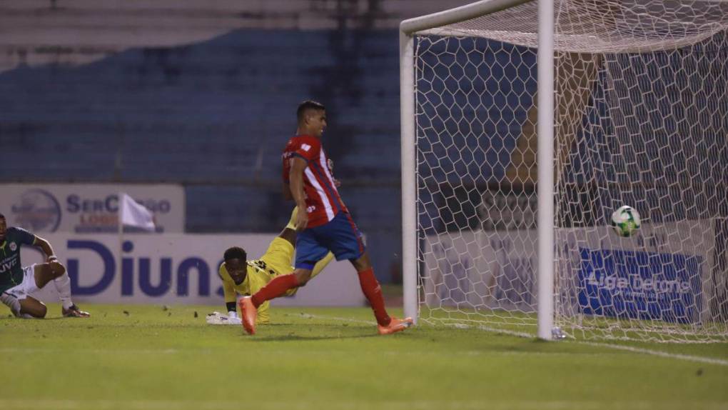 El festejo de Nazar, Benguché al camerino y las bellezas en el estadio: lo que no viste del clásico