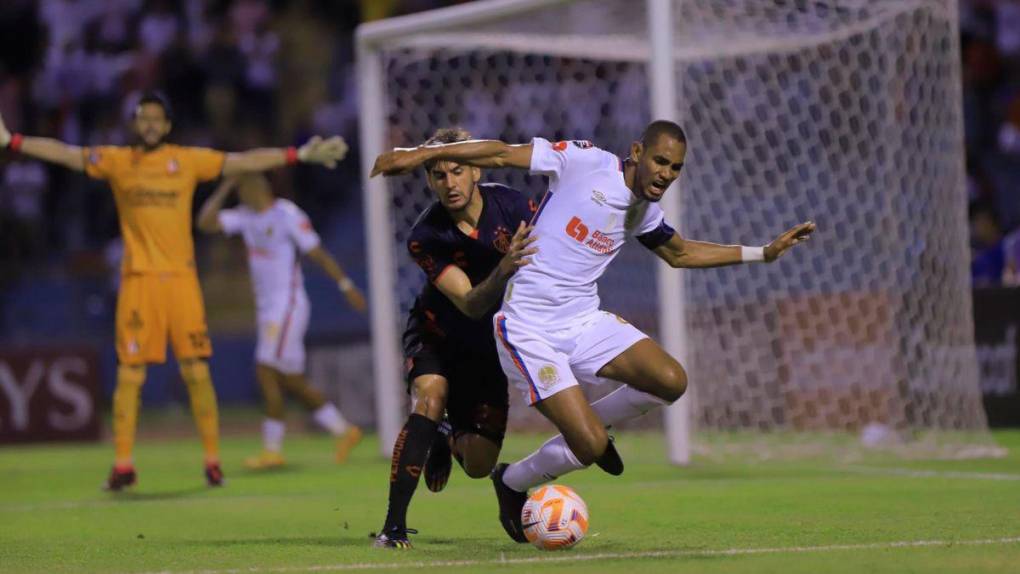 Noche épica: las mejores imágenes del triunfo histórico de Olimpia sobre el Atlas