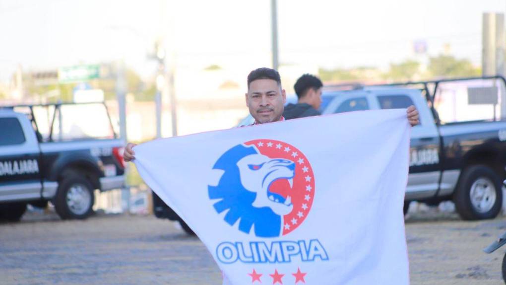 No jugarán solos: aficionados del Olimpia llegan al Jalisco a apoyar al León