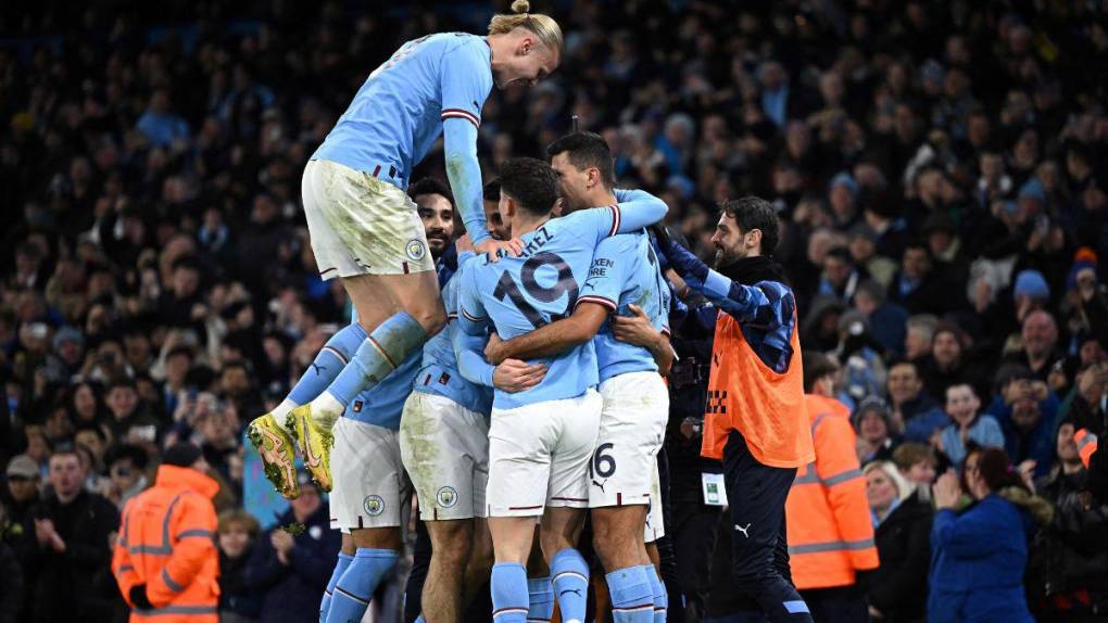 Prohibición de fichajes, pérdida de puntos y expulsión: los posibles castigos que enfrentaría el Manchester City ante acusaciones