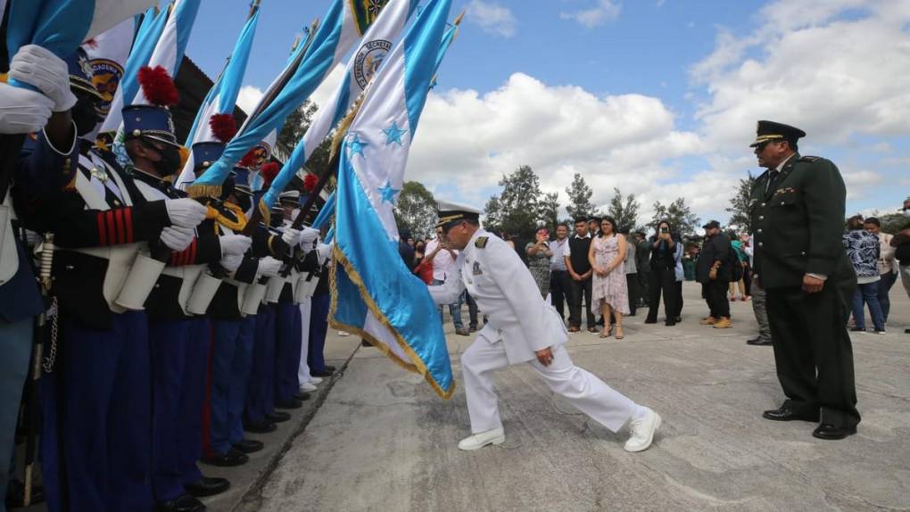 Las imágenes que deja el ascenso de 307 oficiales de la Policía Nacional