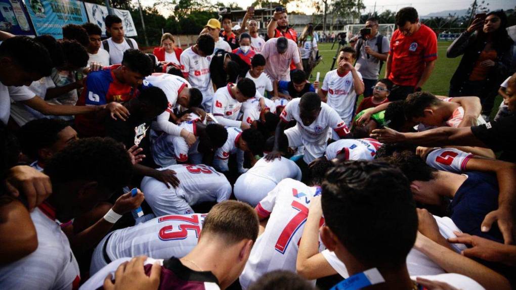 ¡9 veces campeón! Así celebraron los canteranos de Olimpia el título en el Torneo de Reservas