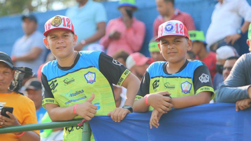 Corazones divididos, apasionadas aficiones y el ambientazo en el Olancho FC vs Olimpia