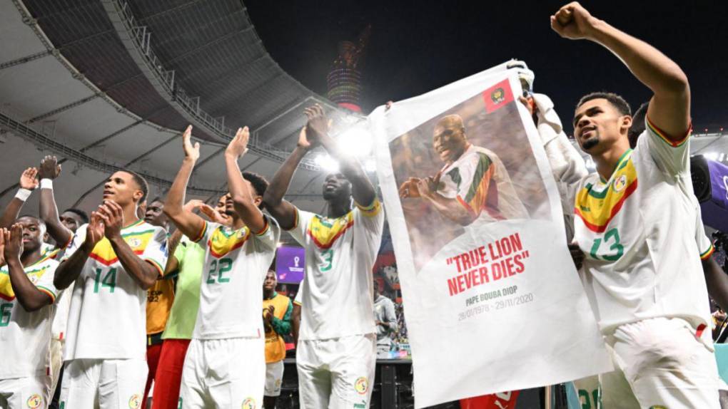 Desconsuelo tricolor y alegría senegalesa: las mejores imágenes del choque entre Senegal y Ecuador