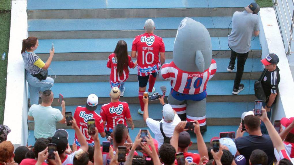 Casa llena: Impresionantes imágenes de la presentación de Quintero en Colombia