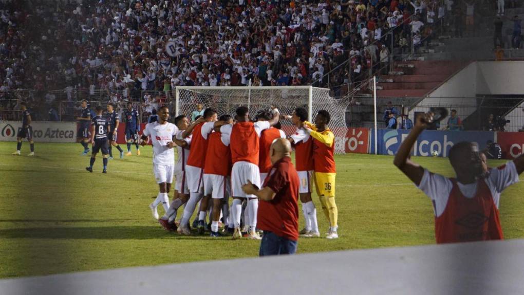 ¡Euforia! Así celebraron los jugadores de Olimpia el gol de José García