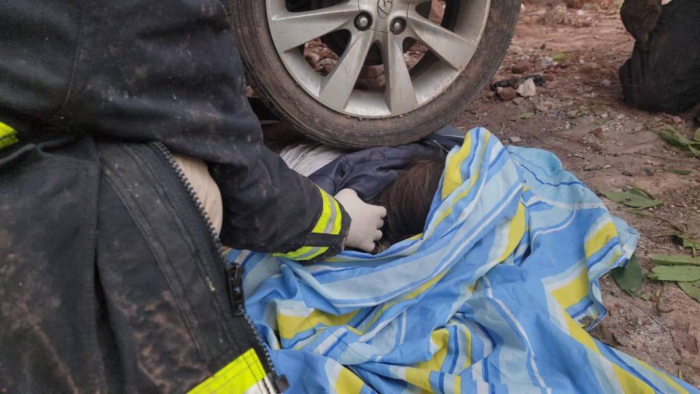 Las imágenes del fatal accidente vial donde murió una empleada de Hondutel en Valle de Ángeles