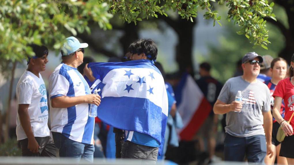 Con carneada incluida, catrachos arman la fiesta previo al Honduras vs Haití