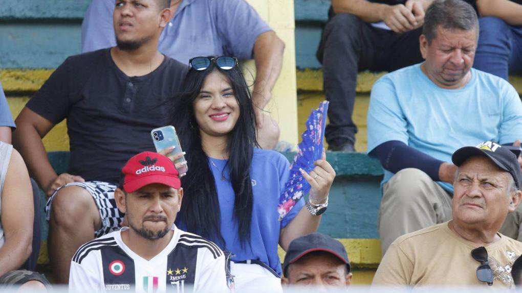 Guapas aficionadas embellecen cruciales partidos del Torneo Clausura 2023