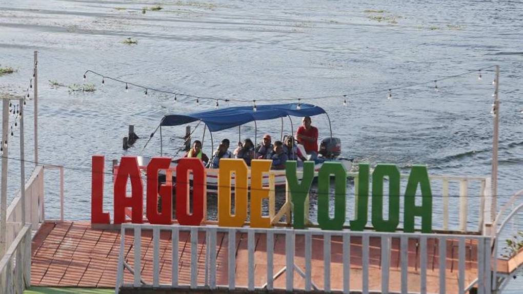 Vistosos y atractivos para el turismo, así son los muelles a desmantelar en el Lago de Yojoa