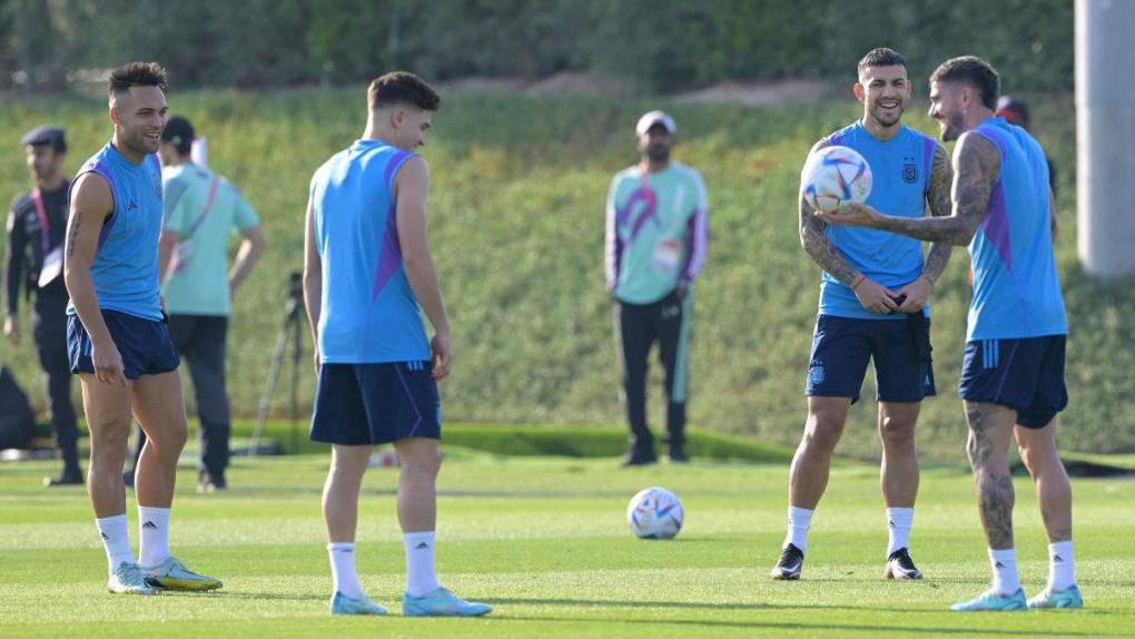 Preparando el debut: Así fue el entrenamiento de Argentina este lunes