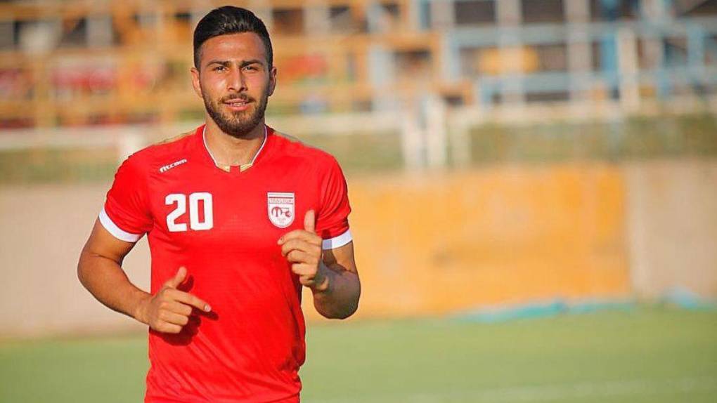 Futbolista de Irán, Amir Nasr Azadani, no será ejecutado, pero recibe dura condena