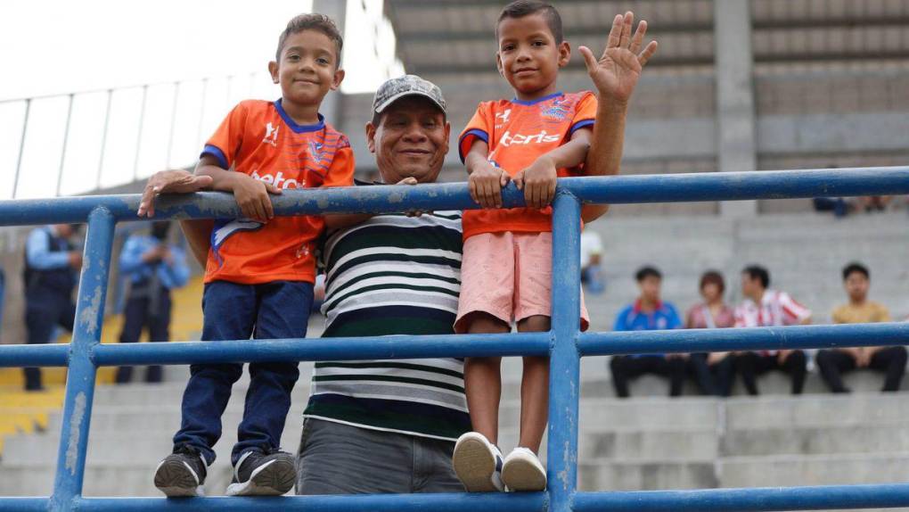 Invasión tricolor: afición del Olimpia viaja a Choluteca y llena el Emilio Williams para duelo ante Lobos