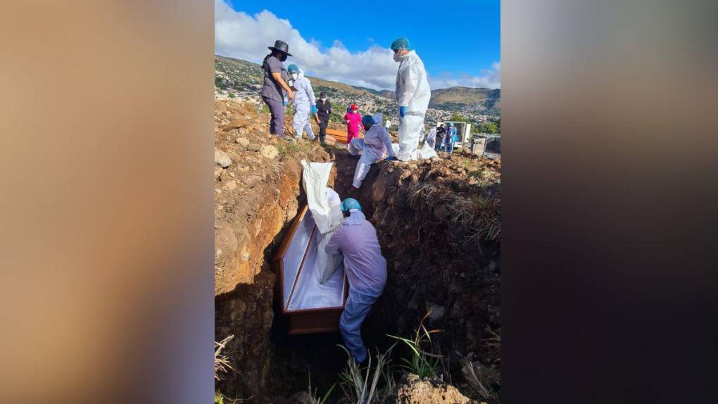 Entierran 19 cadáveres que permanecían en la morgue; algunos sí fueron identificados