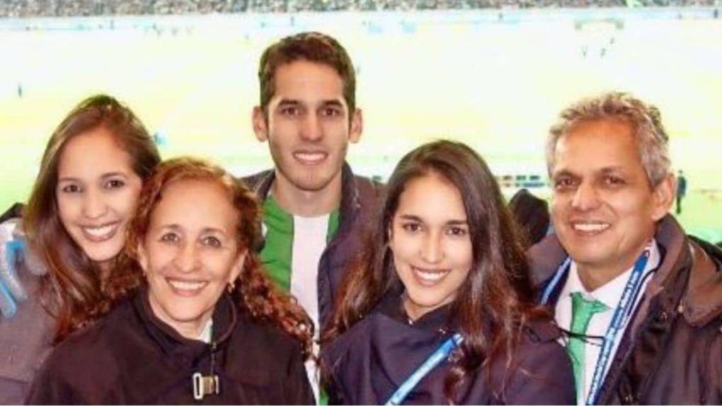 Apasionadas por el fútbol y aficionadas de su padre: así son Alejandra y Carolina, las hijas de Reinaldo Rueda