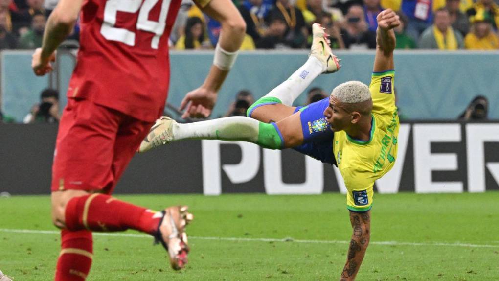 Richarlison héroe y alarma por Neymar: el triunfo de Brasil sobre Serbia en imágenes