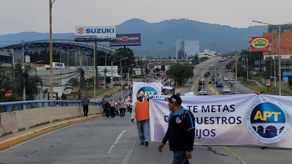 Hondureños marchan en contra del matrimonio igualitario