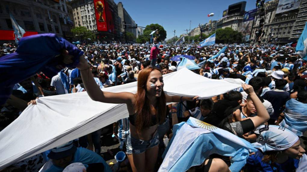 Mar albiceleste: locura total en Buenos Aires para festejar el campeonato del mundo de Argentina