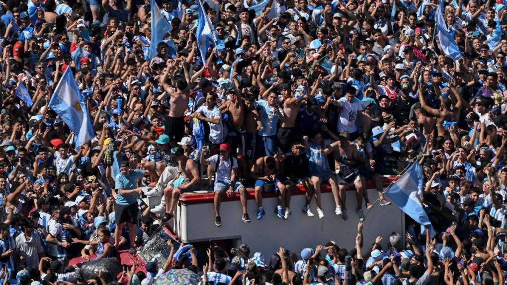 Mar albiceleste: locura total en Buenos Aires para festejar el campeonato del mundo de Argentina