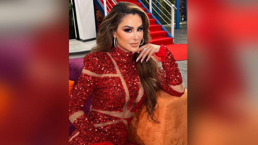 ¿Qué le pasó? Cuestionan aspecto de Ninel Conde en reciente fotografía