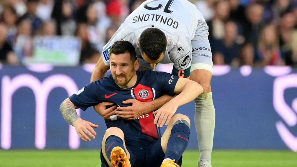 Silbidos y dura derrota en la despedida de Messi con el PSG