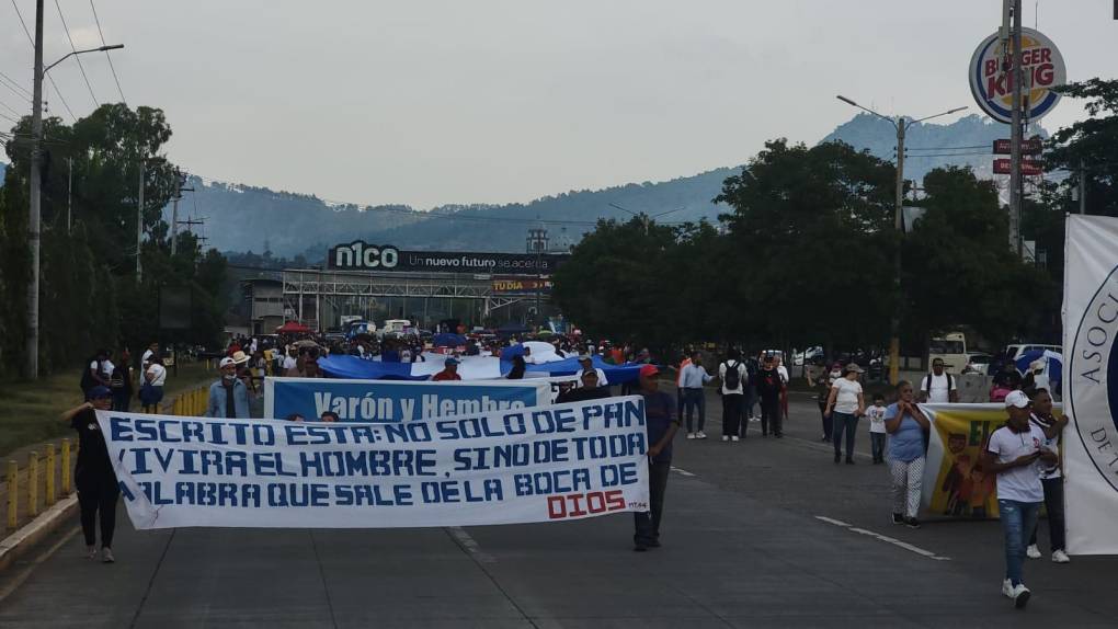 Hondureños marchan en contra del matrimonio igualitario