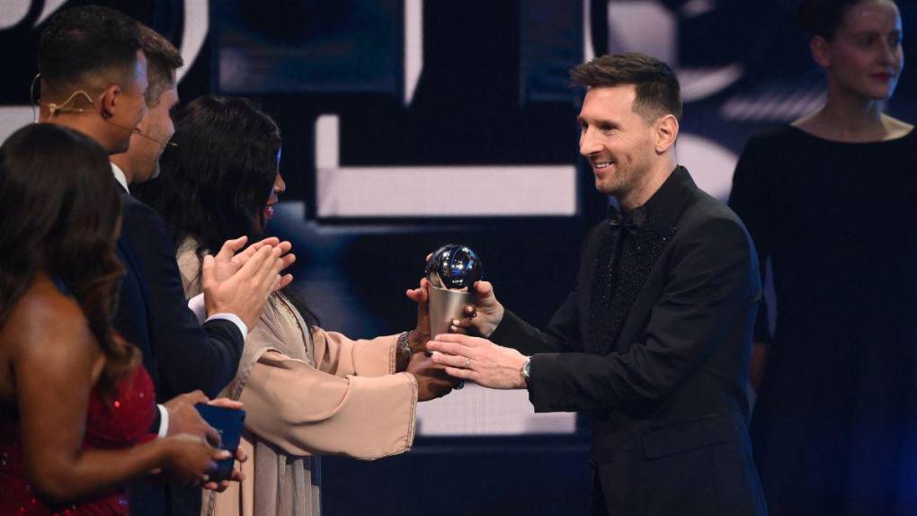 El emotivo momento en que Messi recibió el premio The Best 2022