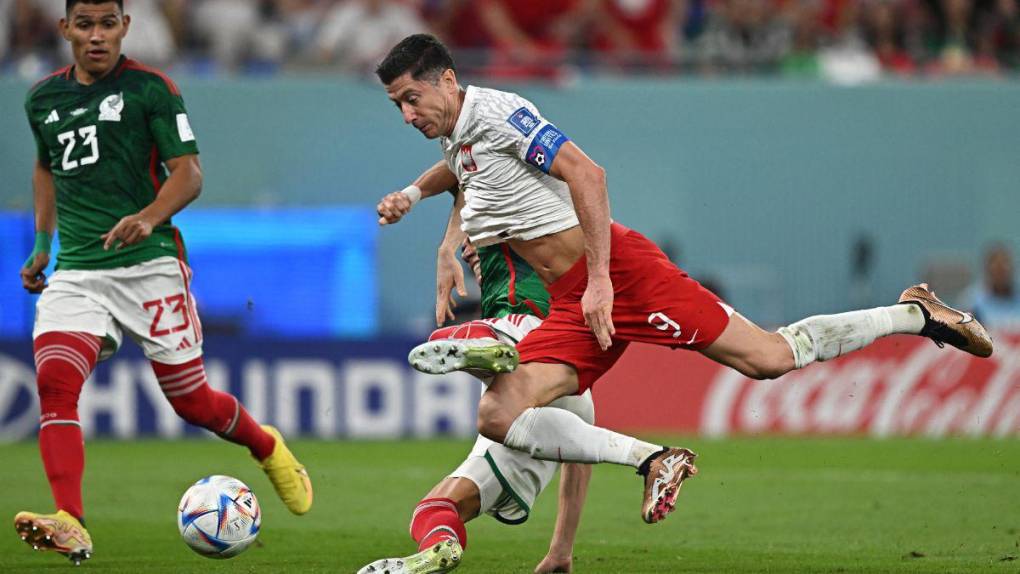 Fiesta tricolor, Ochoa héroe y Lewandowski villano: El empate entre México y Polonia en imágenes