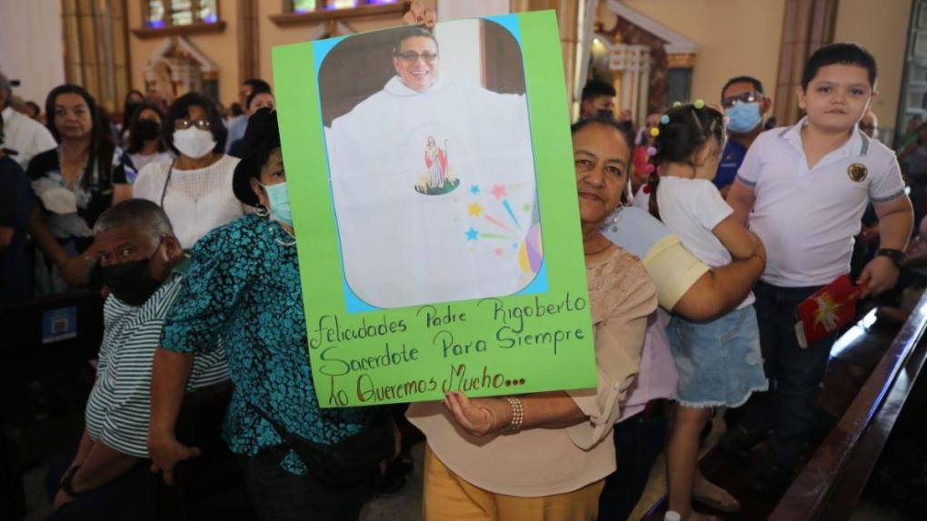 Con gozo y renovación de votos se celebra la Misa Crismal este Jueves Santo en la capital