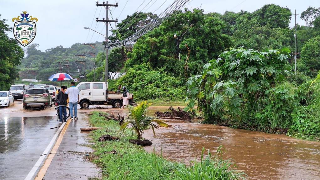 Frente frío deja inundada a Roatán, Islas de la Bahía