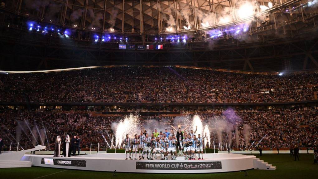 Así fue el momento en que Argentina levantó la Copa del Mundo