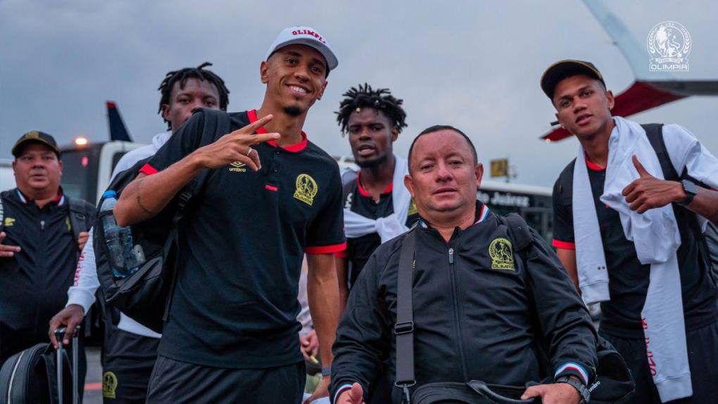 ¡Pasión sin fronteras! Olimpia es recibido por su afición a su arribo a Guadalajara