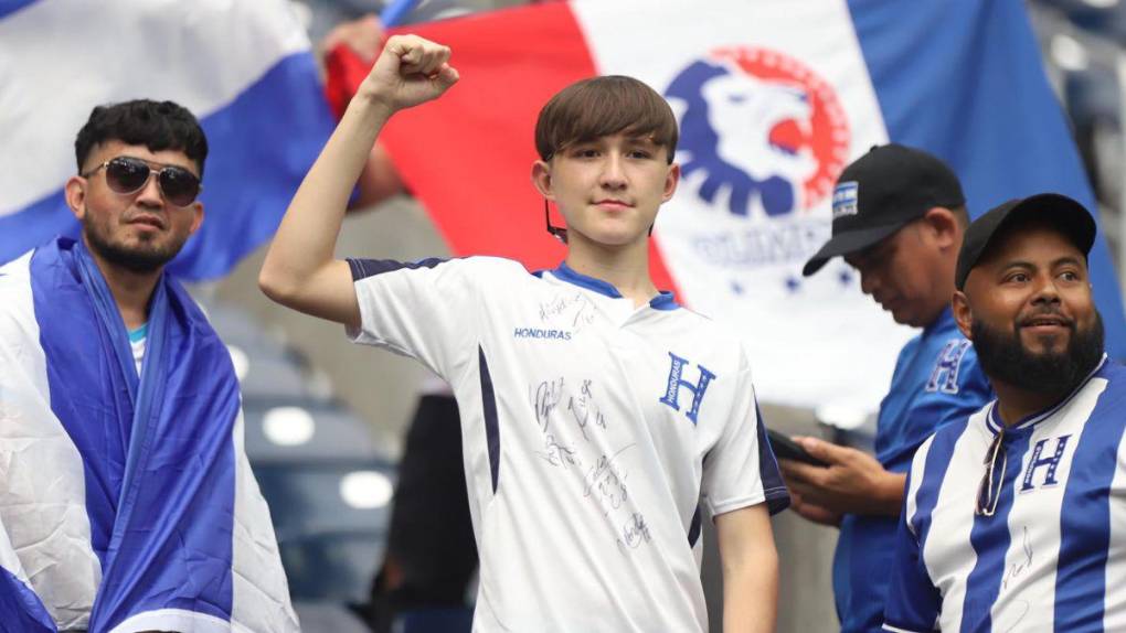 Gran ambiente: aficionados llegan al NRG Stadium para presenciar el Honduras-México en la Copa Oro 2023