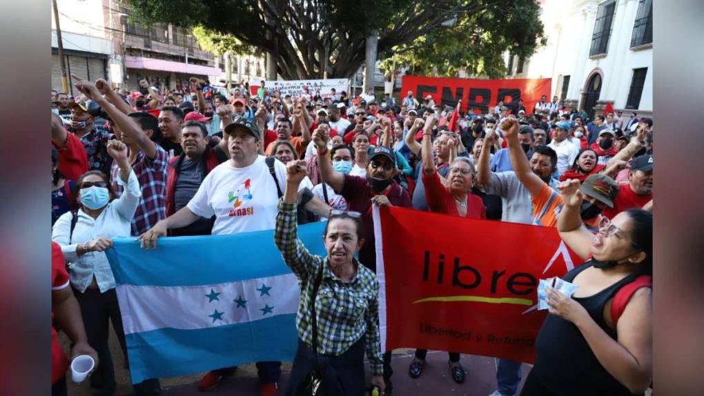 Militantes de Libre exigen al Congreso Nacional elección de la Corte Suprema de Justicia