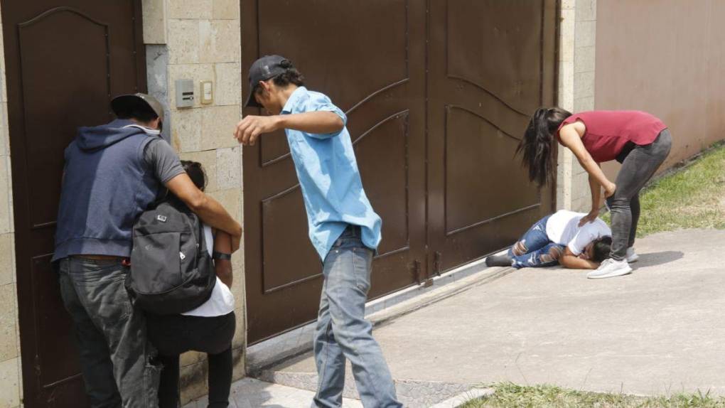 Dolorosas imágenes del rescate de los cuerpos de dos hombres intoxicados en pozo en la colonia Villa Vieja