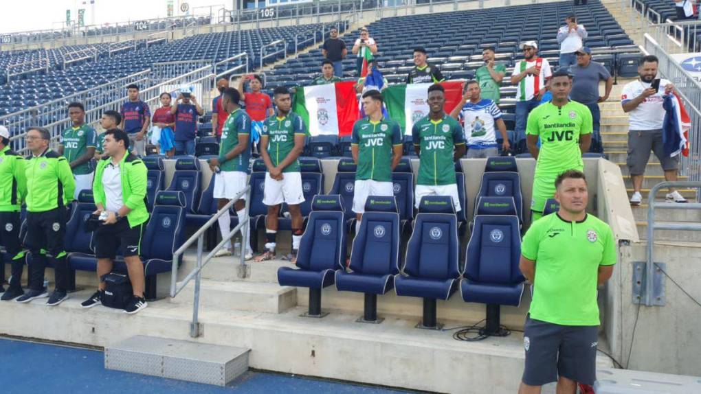 Aficionados comienzan a engalanar el ambiente previo al clásico Olimpia-Motagua en Philadelphia