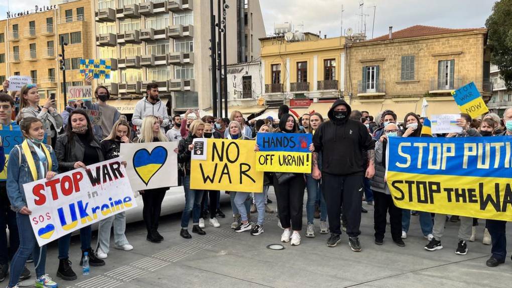 Ola de solidaridad con Ucrania en las calles de todo el mundo (FOTOS)