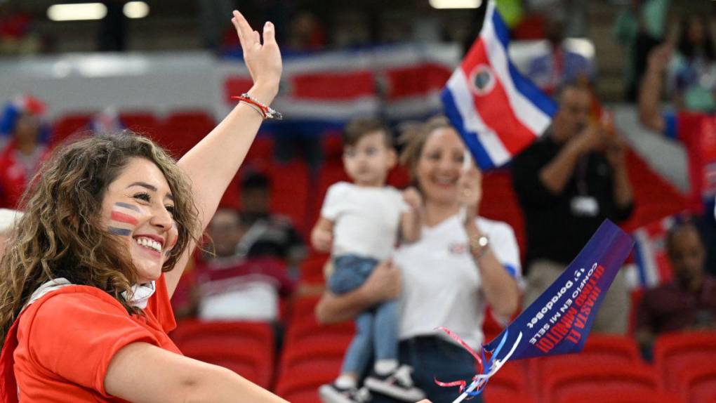 ¡Pura vida! Aficionados de Costa Rica presentes en Qatar para el debut mundialista de La Sele