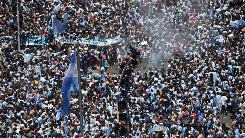 Mar albiceleste: locura total en Buenos Aires para festejar el campeonato del mundo de Argentina