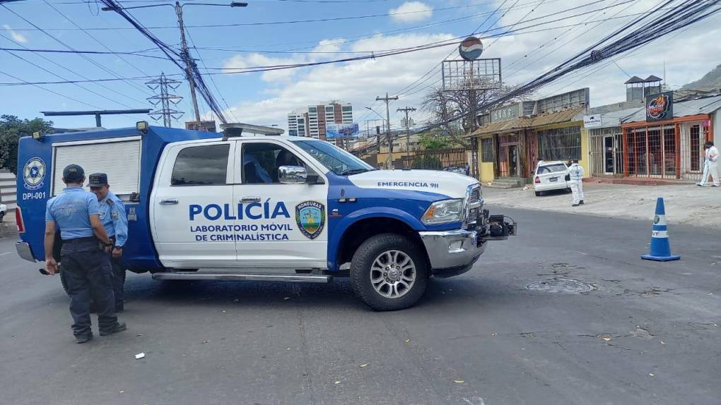 Asaltantes fingieron ser clientes y mataron a un taxista VIP en el bulevar Morazán