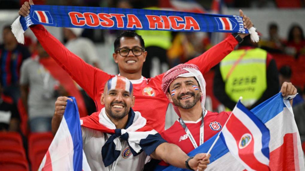 ¡Pura vida! Aficionados de Costa Rica presentes en Qatar para el debut mundialista de La Sele