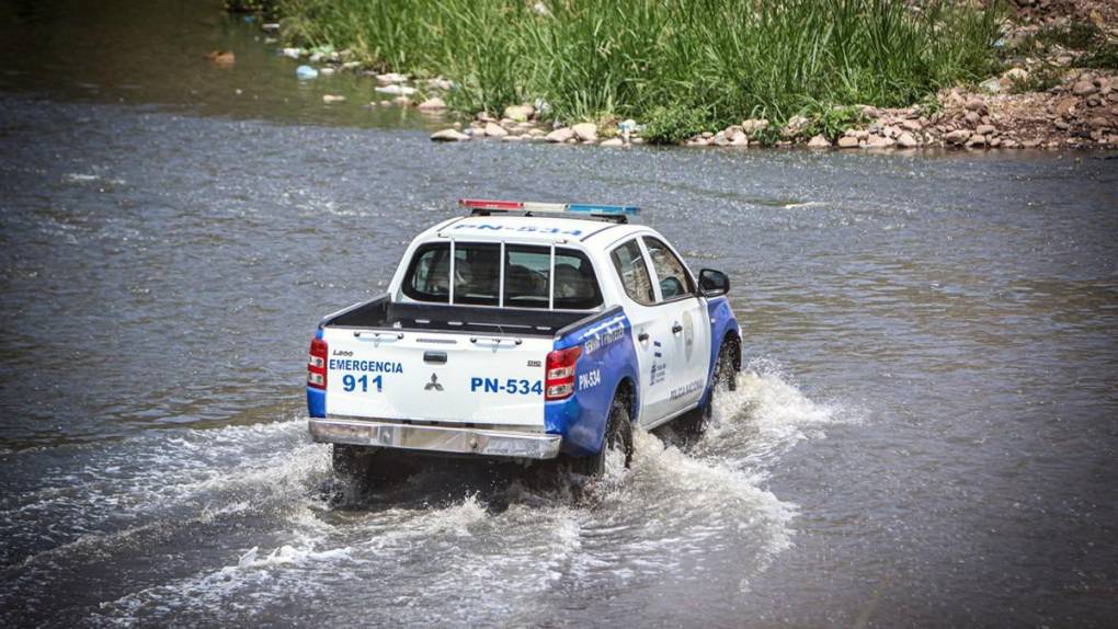 Dramático rescate de cuerpo que pasó 30 horas en el río en espera para su levantamiento en la capital