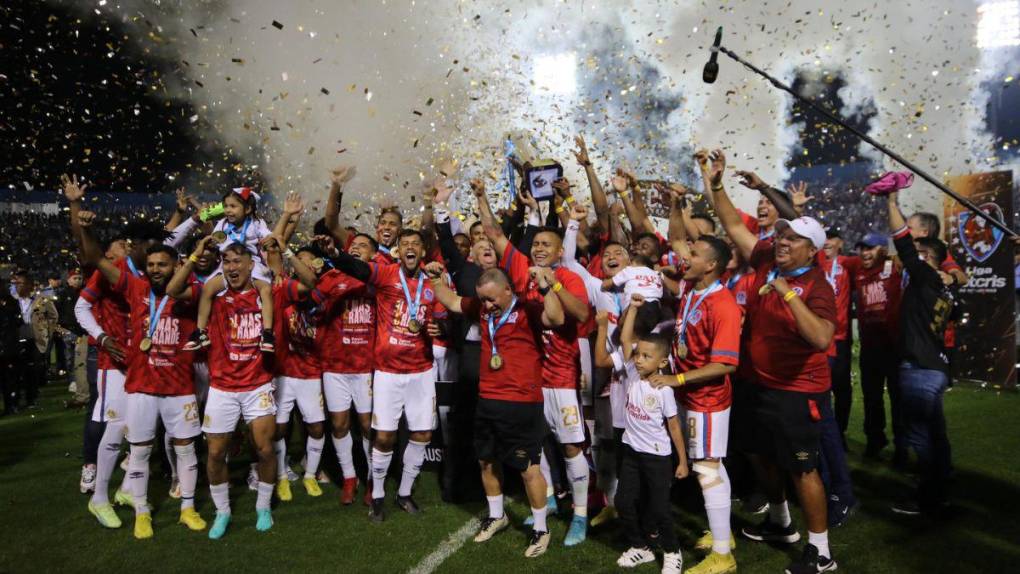 La euforia de Olimpia en la celebración de la copa número 36