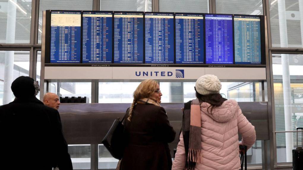 Tormenta invernal en Estados Unidos ya deja miles de vuelos suspendidos